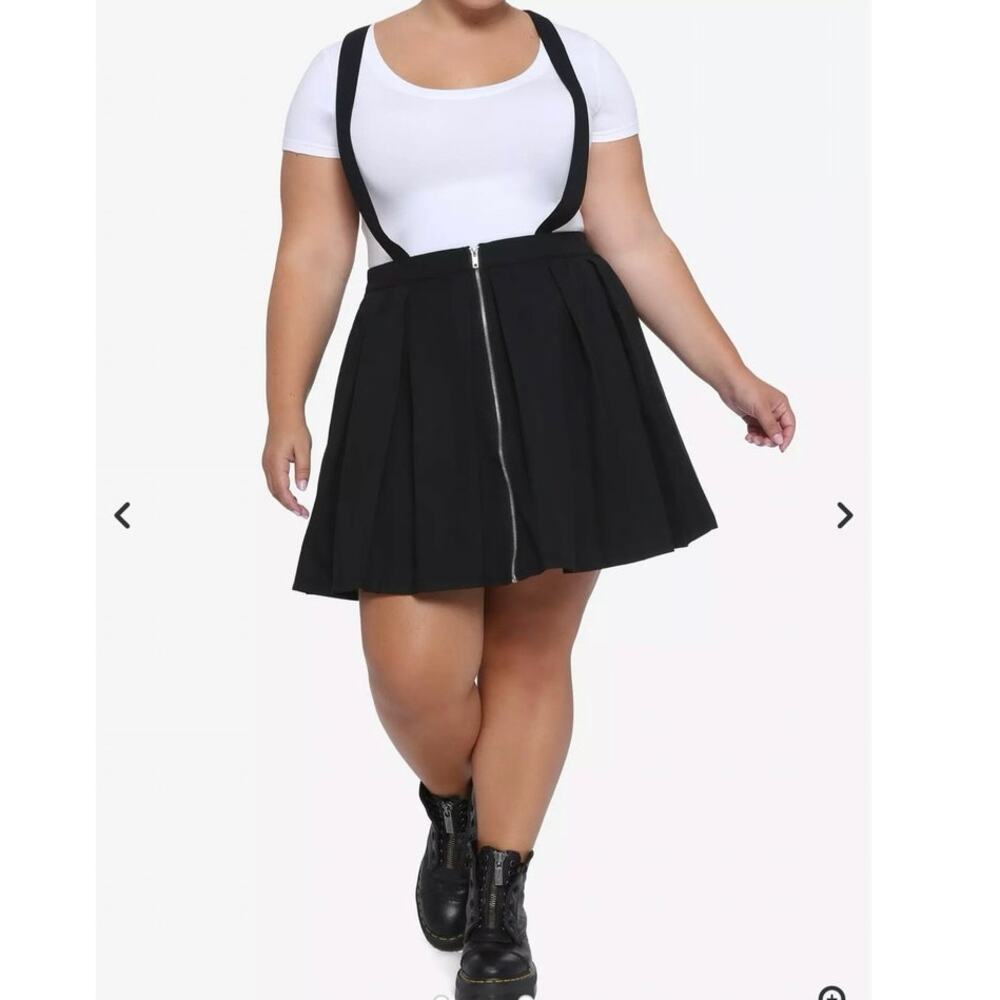 NWT Hot Topic Black Pleated Suspender Skirt Front Zipper Goth Grunge‎ Size Small